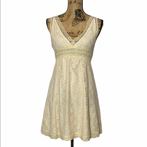 Pinky Dresses & Skirts - Pinky Ivory Lace Fit & Flare Sleeveless Dress S